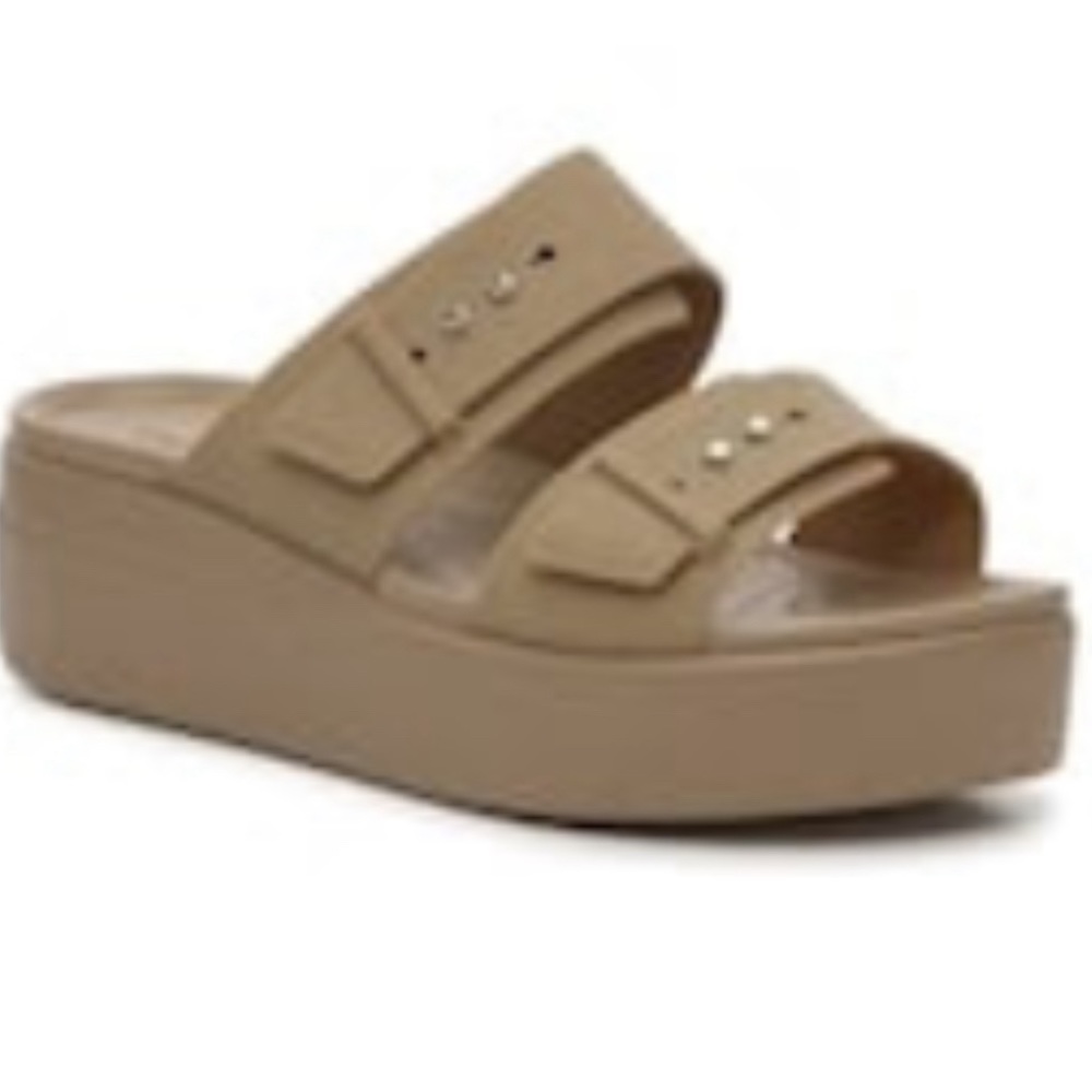 CROCS
BROOKLYN LOW WEDGE SANDAL - WOMEN'S SIZE 9
